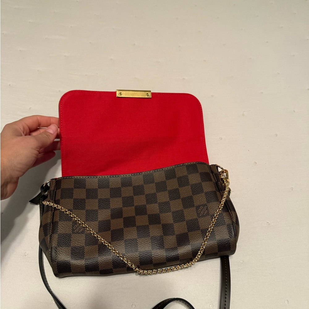 Elegant Brown Checkered Crossbody Bag with Gold Accents - Picture 2 of 11